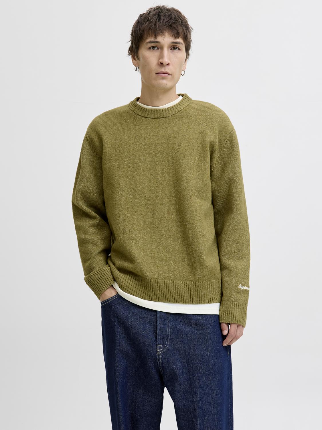 model_shot-front
